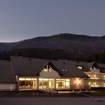 Klass 103 Kranjska Gora Bagian luar foto