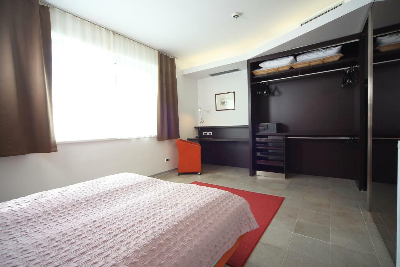 Klass 103 Kranjska Gora Bagian luar foto