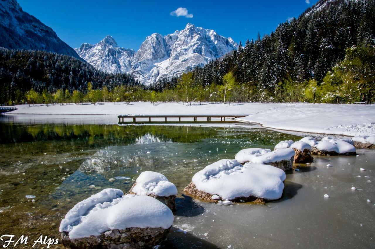 Klass 103 Kranjska Gora Bagian luar foto