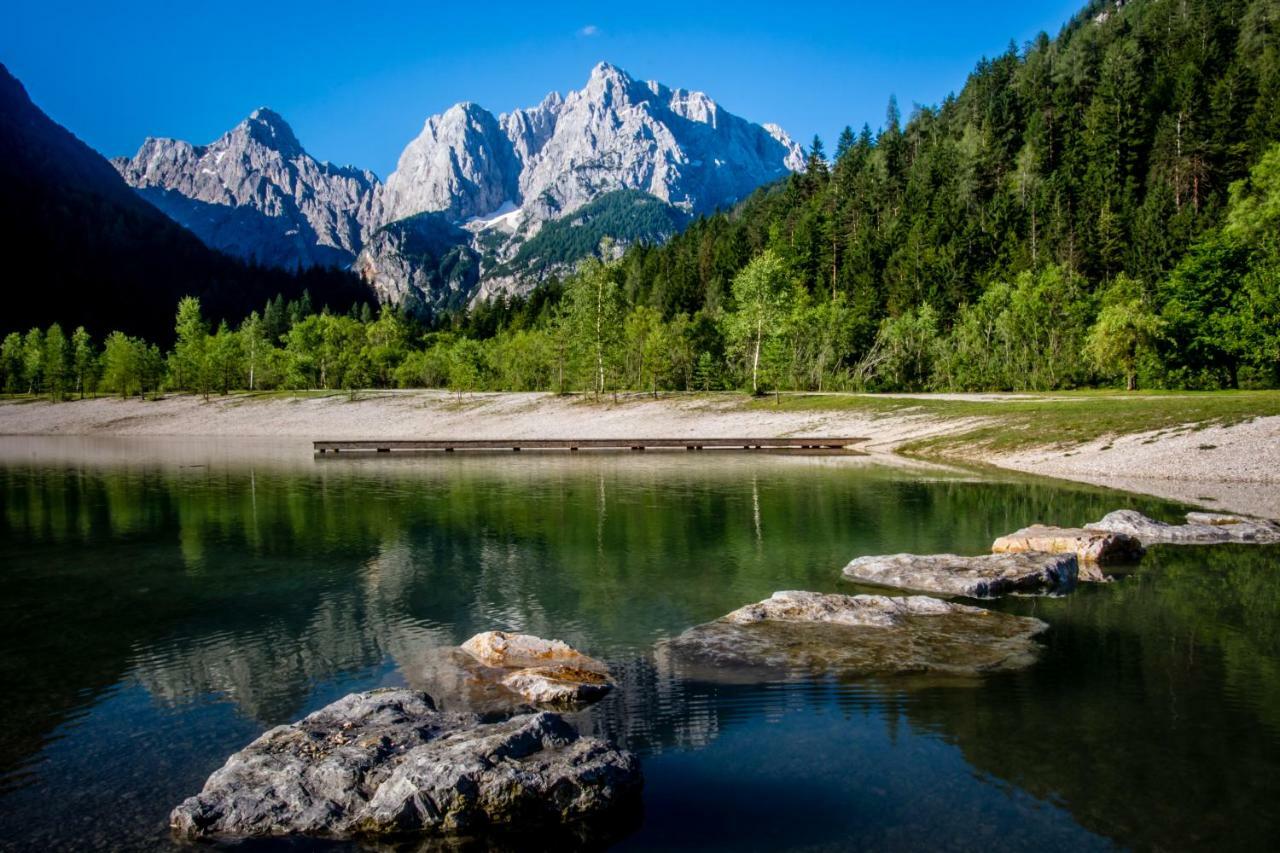 Klass 103 Kranjska Gora Bagian luar foto