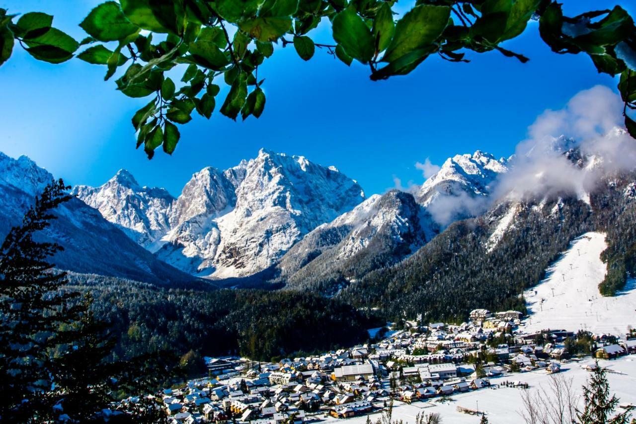 Klass 103 Kranjska Gora Bagian luar foto