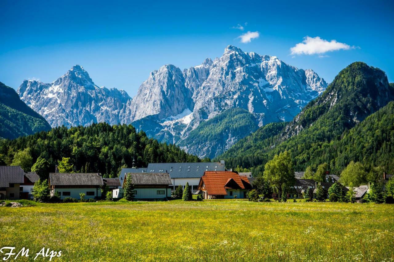 Klass 103 Kranjska Gora Bagian luar foto